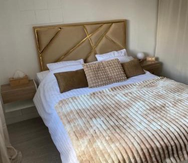 Morieres-les-Avignon Apartment | SPA jardin privé T3 indépendant dans Villa