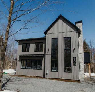 Chertsey Ski Chalet | Spa & Lake - Orphee
