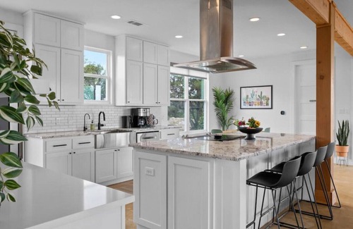 Driftwood House | Spa/Pool, GameBarn, Pickleball, FirePit, Big Views
