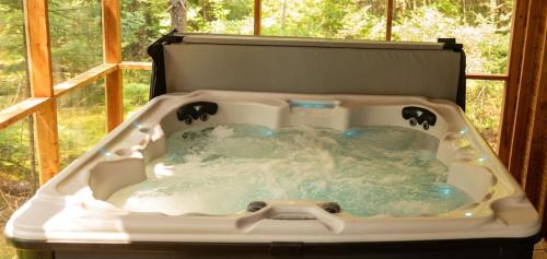Sainte-Christine-d'Auvergne House | Spa Relaxation Forest & River - Le Marmontin