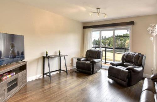 Brebeuf Ski Chalet | Spa River & Total Relaxation - River n Beach
