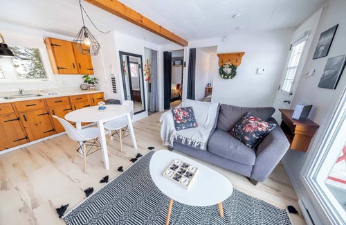 Montmagny Regional County Municipality House | Spa & River view - Le Jardin