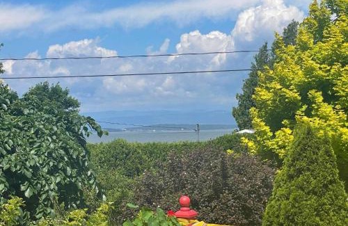 Montmagny Regional County Municipality House | Spa & River view - Le Jardin