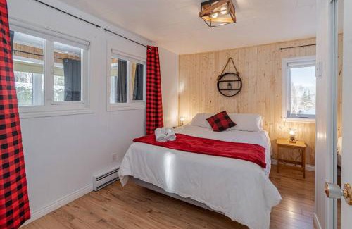 Baie-St-Paul Ski Chalet | Spa, sauna et foyer : Le Phare de Baie-Saint-Paul