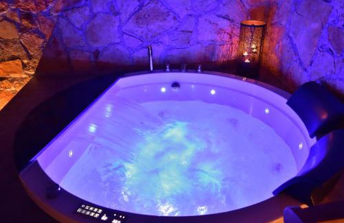 Rosolini Apartment | SPA SUITE SICILIA - Intera casa con spa privata Jacuzzi Sauna Bagno di Vapore ad uso illimitato