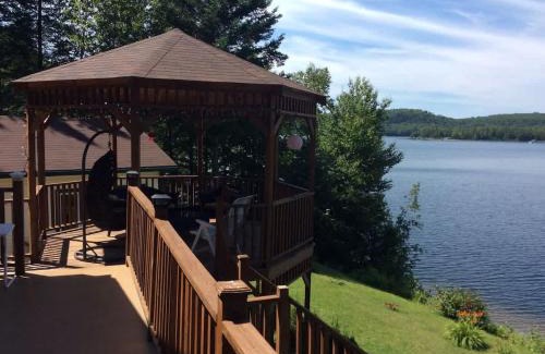 Amherst Ski Chalet | Spa & Waterfront - Chalet le Colibri