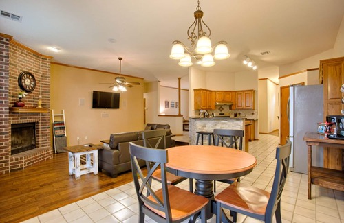 Edmond House | Space and lots of Comfort with 2,400 sq ft!