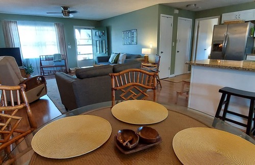 Titusville House | Space coast Tranquility 3 bedroom, 2 bath centered in Nature, Space and History