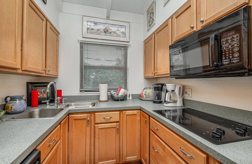 Melbourne House | Space Coast Vacation Home Golf Beach Fishing Disney Pool Convenient Spacious!