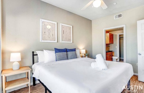 West Campus Apartment | Space for 8 Near Downtown Easy Walk to UT Campus
