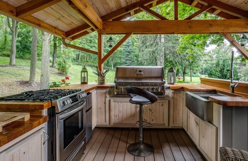 Town of Milo House | SPACE & privacy on Keuka with a fabulous house, outdoor kitchen, lawn, & beach!