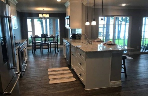 Indian Shores House | Space to just be, #room to write (e.g., your books), #refind #connect