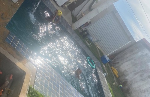 Abrantes RV Rental | Space with swimming pool