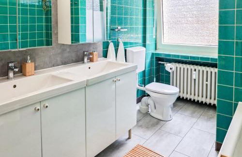 Stadtkern Apartment | Spacestays Flat for 6 TV WIFI