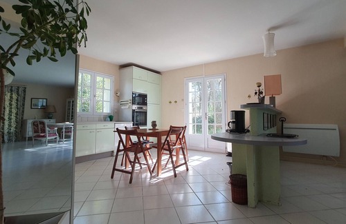 La Faute-sur-Mer House | Spacious House 10 Pers Pets Allowed Near Beach and Forest