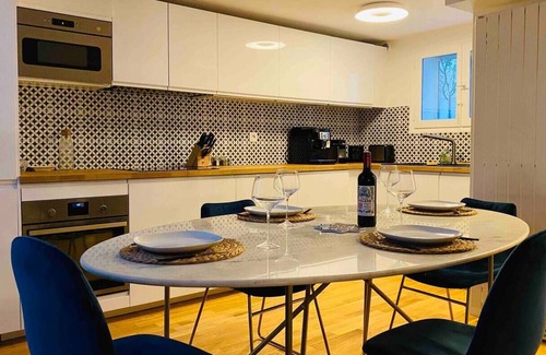 Belleville Apartment | Spacieux Duplex de 70m2 Entièrement Équipé à Oberkampf