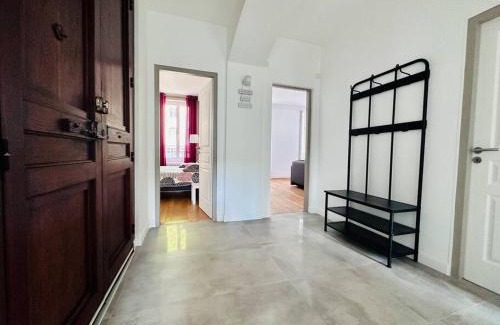 Saint-Claude Apartment | Spacieux et Lumineux