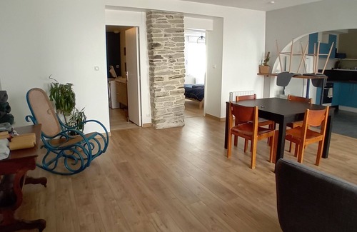 Cherbourg-en-Cotentin Apartment | Spacieux Appartement Idéalement Situé. Animaux de Compagnie Acceptés !