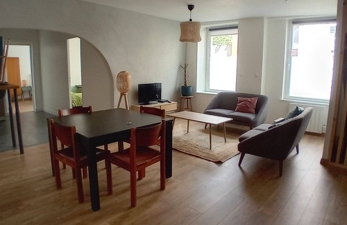 Cherbourg-en-Cotentin Apartment | Spacieux Appartement Idéalement Situé. Animaux de Compagnie Acceptés !