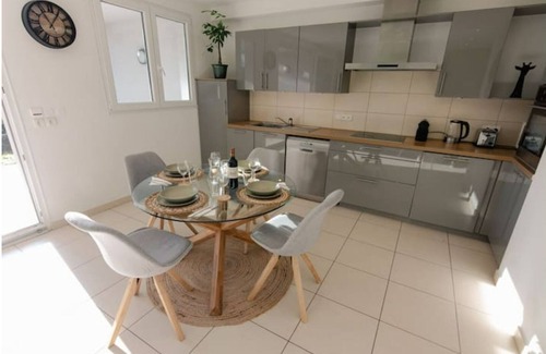 Mulhouse Apartment | Spacieux, Moderne Avec Terrasse vue sur le Zoo