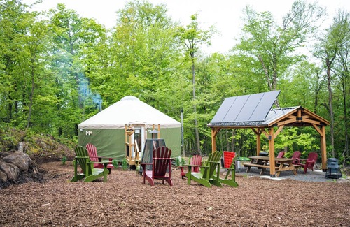Sainte-Agathe-des-Monts House | Spacious Yurt in the Woods