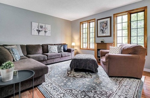 La Peche House | Spacious and charming private home - country escape