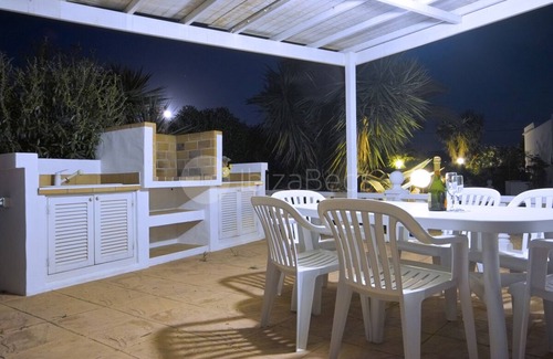 Sant Antoni de Portmany Villa | Spacious villa, beach and town nearby, Wifi, Aircon, Large swimmingpool