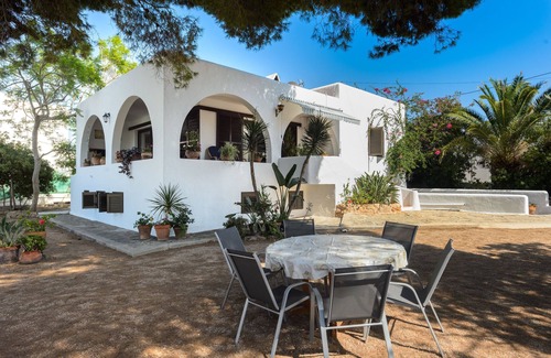San Antonio Bay House | Spacious Holiday Home “Ca Nostra Ibiza” with Pool, Garden and Terrace