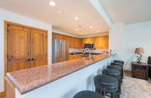 Mountain Village Condo | Spacious 1 BDR Mountain Village Condo