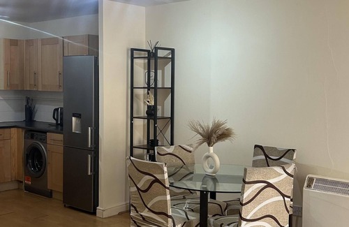 North Woolwich Apartment | Spacious 1-Bed Apartment in London sea view