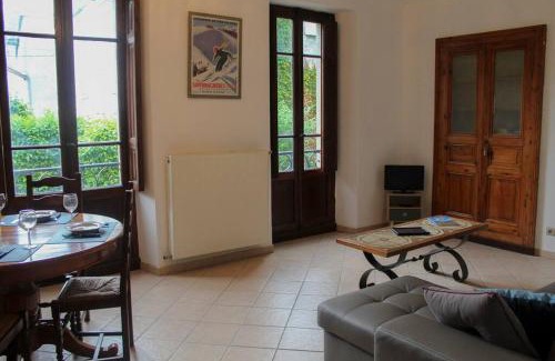 Bagneres-de-Luchon Apartment | Spacious 1 bed apartment in Bagnères-de-Luchon