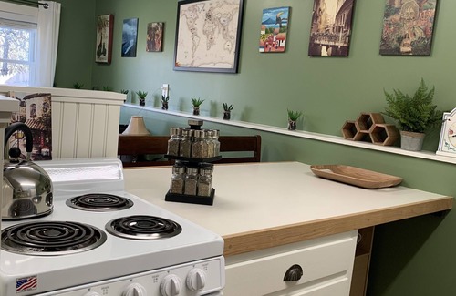 Oak Bluffs Apartment | Spacious 1 Bedroom Apt - 3 min Walk to the Beach!