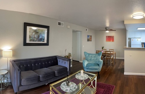 Davis Apartment | Spacious 1-bedroom apartment with pool and gym