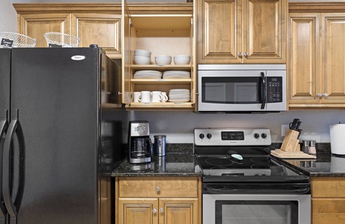 Indian Point Condo | Spacious 1 bedroom condo on the lake 229045