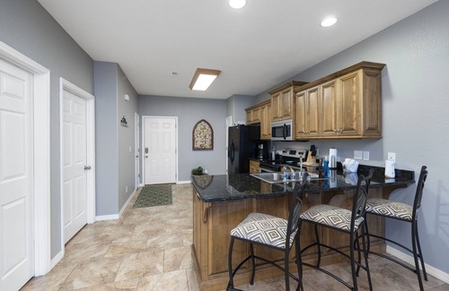 Indian Point Condo | Spacious 1 bedroom condo on the lake 229045