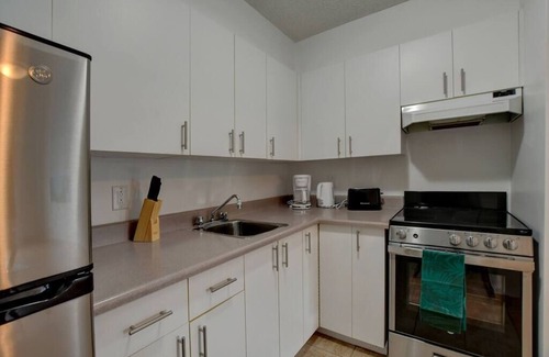 Laval Apartment | Spacious 1 bedroom in Laval, wifi,parking all incl