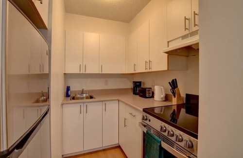 Laval Apartment | Spacious 1 bedroom in Laval, wifi,parking all incl