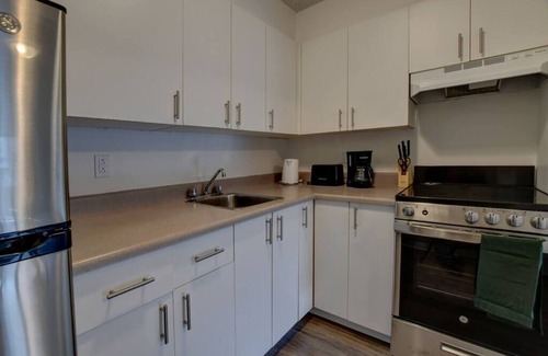 Laval Apartment | Spacious 1 bedroom, with balcony, Laval, all incl