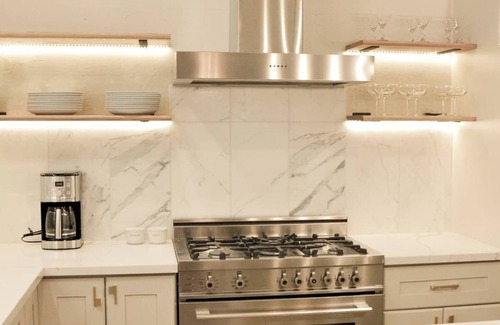 Duboce Triangle Apartment | Spacious 10-BR 4-BA in the Trendy Duboce District