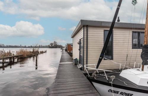 Municipality of Aalsmeer House | Spacious 120m2 Water Villa With Sauna Near Amsterdam