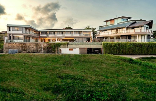 Pecatu Villa | Spacious 12BR Hilltop Villa locate in Uluwatu - Karaoke room available!