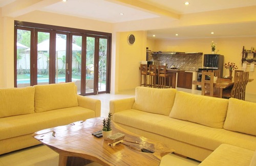 Sunset Road Villa | Spacious 14BR Villa, BEST Central Location Located In Seminyak!