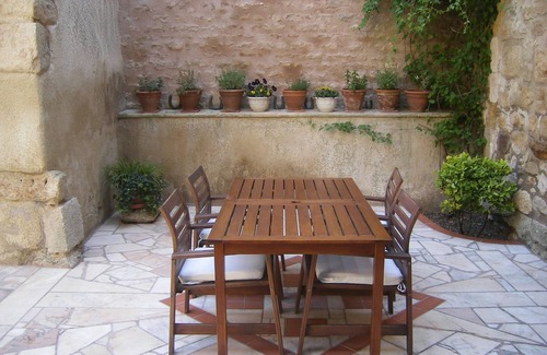Quarante House | Spacious 18th century village house + courtyard with pool, plus games room