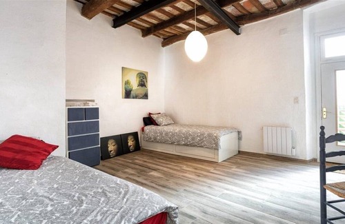 Vilassar de Dalt House | Spacious 18th century Catalan town house, Wifi, 20 minutes Barcelona