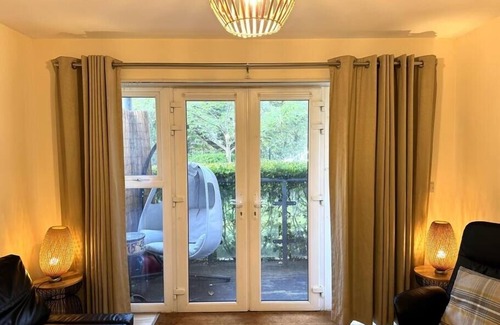 London Borough of Bromley Apartment | Spacious 1BD Orpington Flat, 20 min to Central LDN