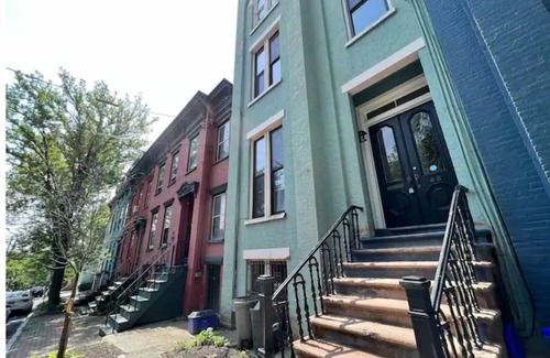 Mansion Area Apartment | ★SPACIOUS 1BR Apt w/Character 10ft Ceilings W/D!★