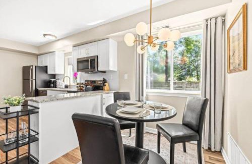 Roseville Apartment | Spacious 1BR Flat, Workspace, King Bed