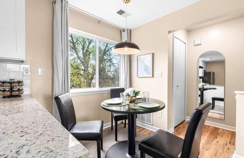 Roseville Apartment | Spacious 1BR Upper Flat in the Heart of Roseville