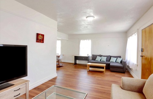 El Cerrito House | Spacious 2/1 House newly Renovated - Walk to Bart