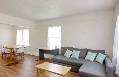 El Cerrito House | Spacious 2/1 House newly Renovated - Walk to Bart